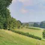 펜션 In Ardennes With Scenic Terrace *